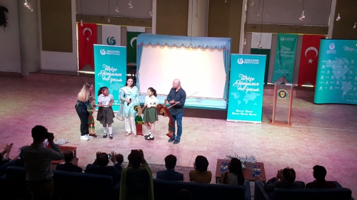 23 Nisan'ı Pakistan'lı Çocuklar Karagöz İle Kutladı. ( Nisan 2019 )